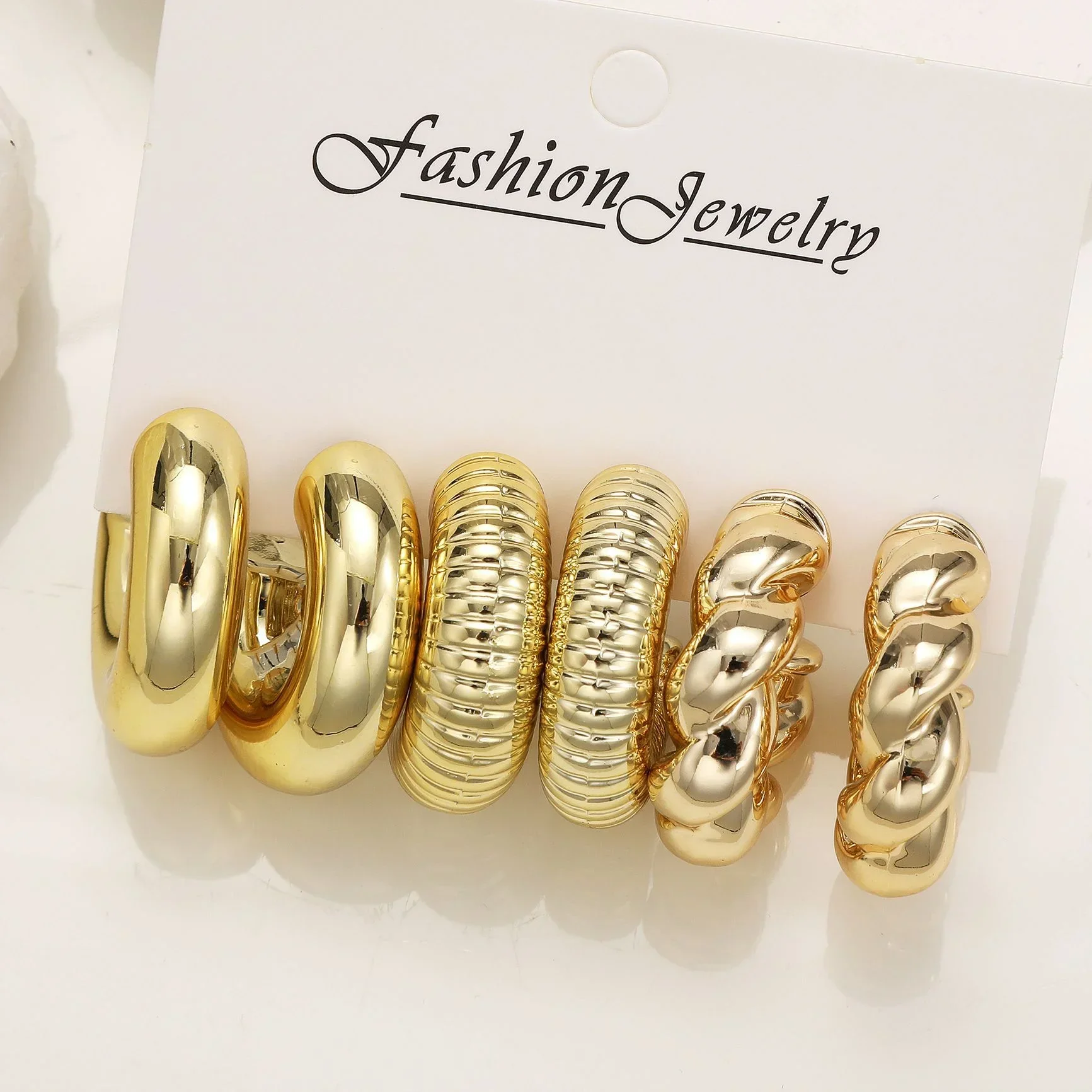 Vintage Chunky Twisted Metal C-Shaped Earring Set For Women Geometry Gold Color Hoop Earrings Hypoallergenic Premium Jewelry