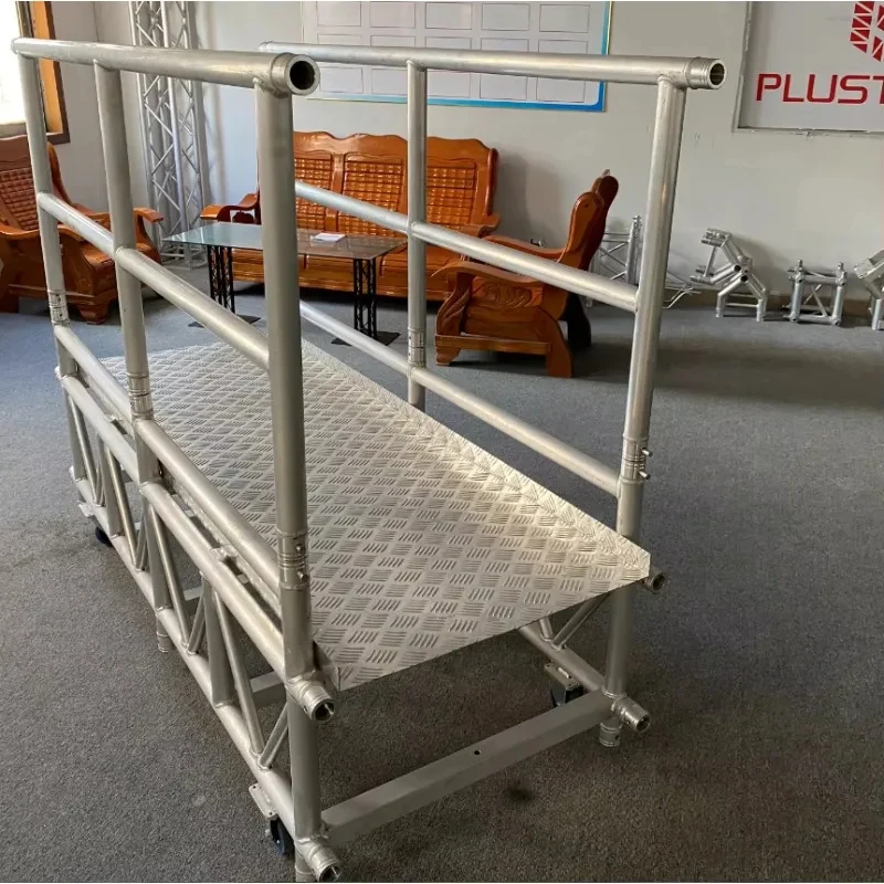 

Алюминиевая система для сценического освещения и выставок: тяжелые фермы и подиумы на колесах