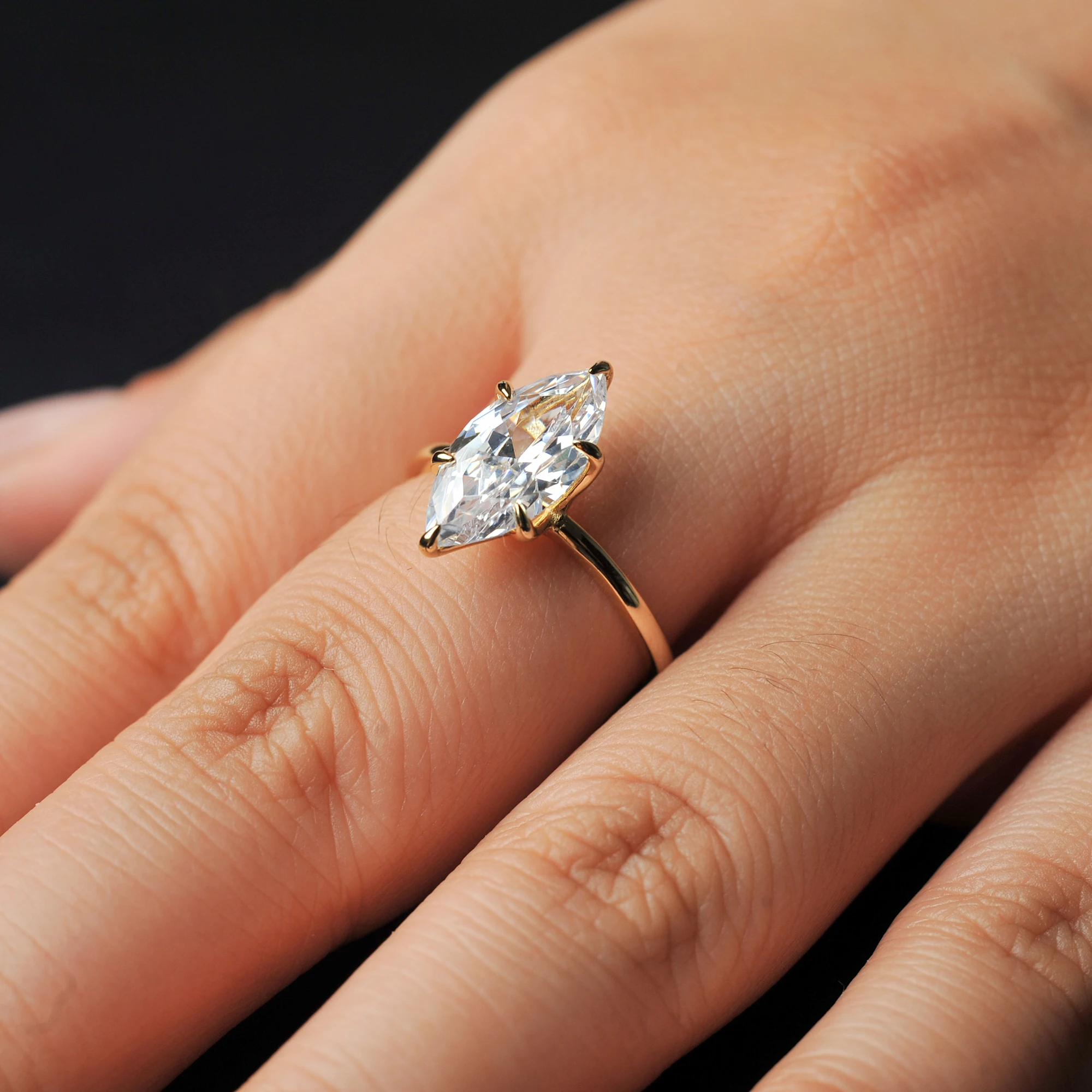 POTIY 9ct 5A Marquise-Schliff Zirkonia Solitär-Verlobungsring 925 Sterling Silber Vergoldet Brautgeschenk für Sie – Detail 5