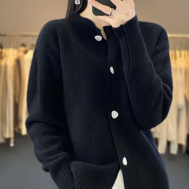 New autumn and winter sweater cardigan jacket women\'s fashion Joker wear solid color knitted tops tide.