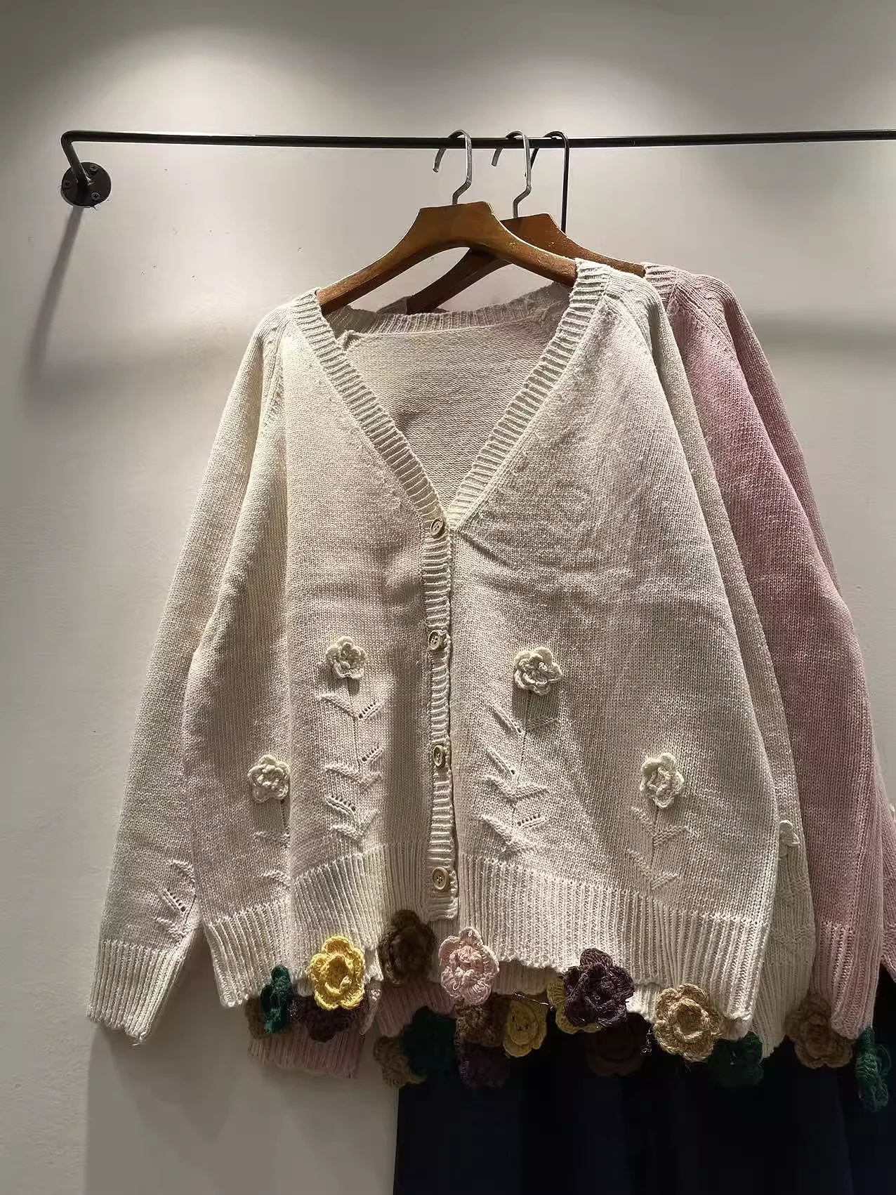 

Бюст 120 см, оригинальный цветок ручной работы с вышивкой, розовый, фиолетовый, бежевый свитер, кардиган для женщин, осенняя милая вязаная верхняя одежда с v-образным вырезом