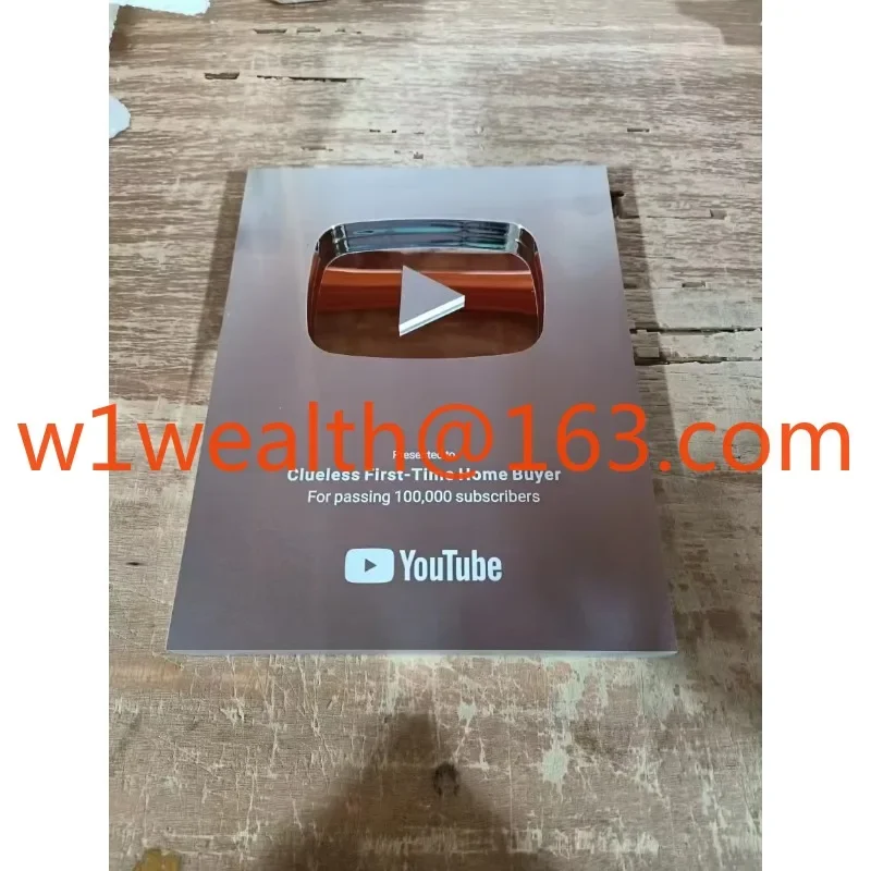 لوحة جائزة زر تشغيل YouTube المخصصة باللون الذهبي، جائزة YouTube المخصصة