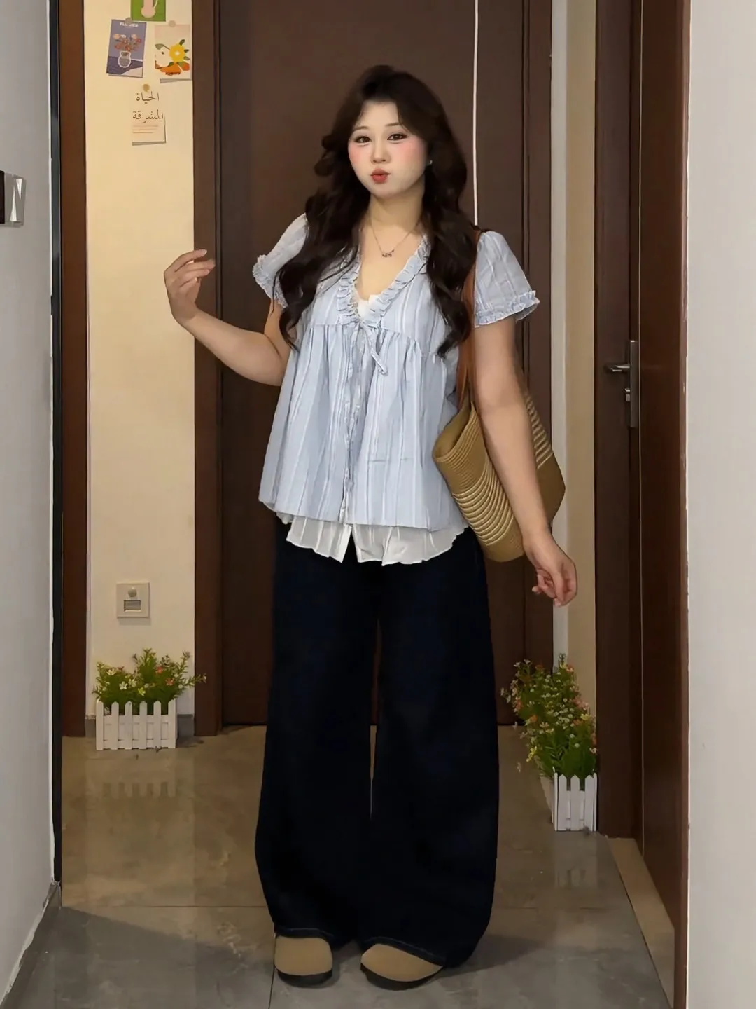 plus Size Women's Blue Striped Short Sleeve Shirt with Wood Grain Design Slimming Effect Summer Casual Fashion Top
