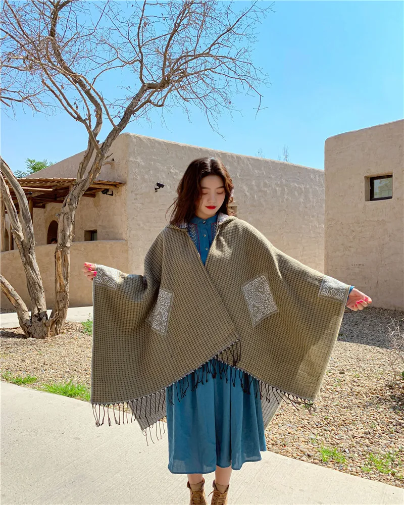 Spring Autumn Ethnic Style Travel Cape Warm Sunscreen Multi functional Imitation Cashmere Poncho Lady Capes Red Cloaks