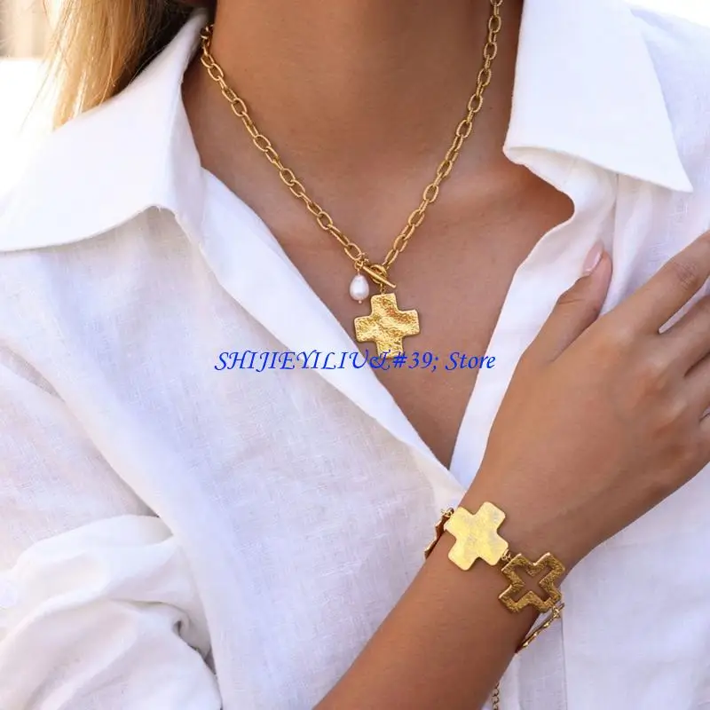 E21F Versatile Hammered Crosses Hand Chain Stainless Steel Accessory for Casual Formal Sporty Outfits Enhancer