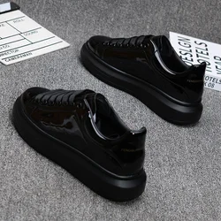 Zapatillas de deporte blancas de suela gruesa para hombre, zapatos de tenis informales y deportivos versátiles, color negro brillante, marca de moda