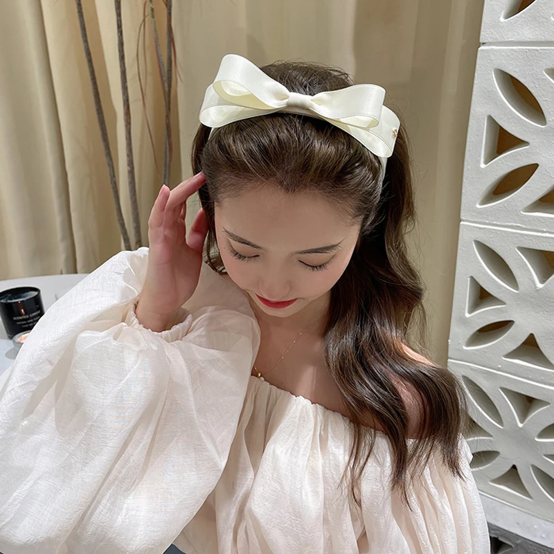 Entdecken Sie die Welt der Mode mit Scheue: Elegante Haarschmuck-Lösungen für jeden Tag