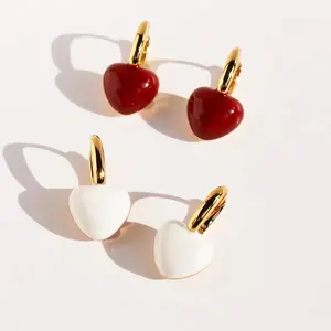 أنثى الحب الرجعية أقراط حمراء القرط مع المينا الفرنسية ميناء نمط مكانة السنة الجديدة الصينية عالية الجودة الإحساس أفضل 6 مبيعات للأقراط الصينية - رقم 1