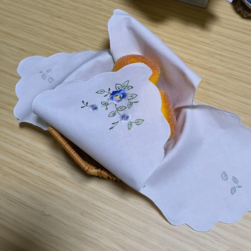 4pcs Cotton Bread cloth / Linen Embroidery Napkins White Handkerchief 43x43cm Butterfly Bread Cover Cloth Tea towel