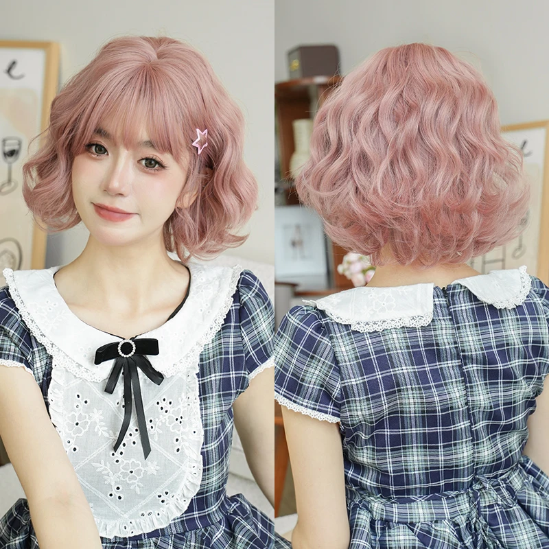 NAMM Wig Bob Pink wanita, Wig bergelombang dengan poni sintetis alami untuk Cosplay harian serat tahan panas