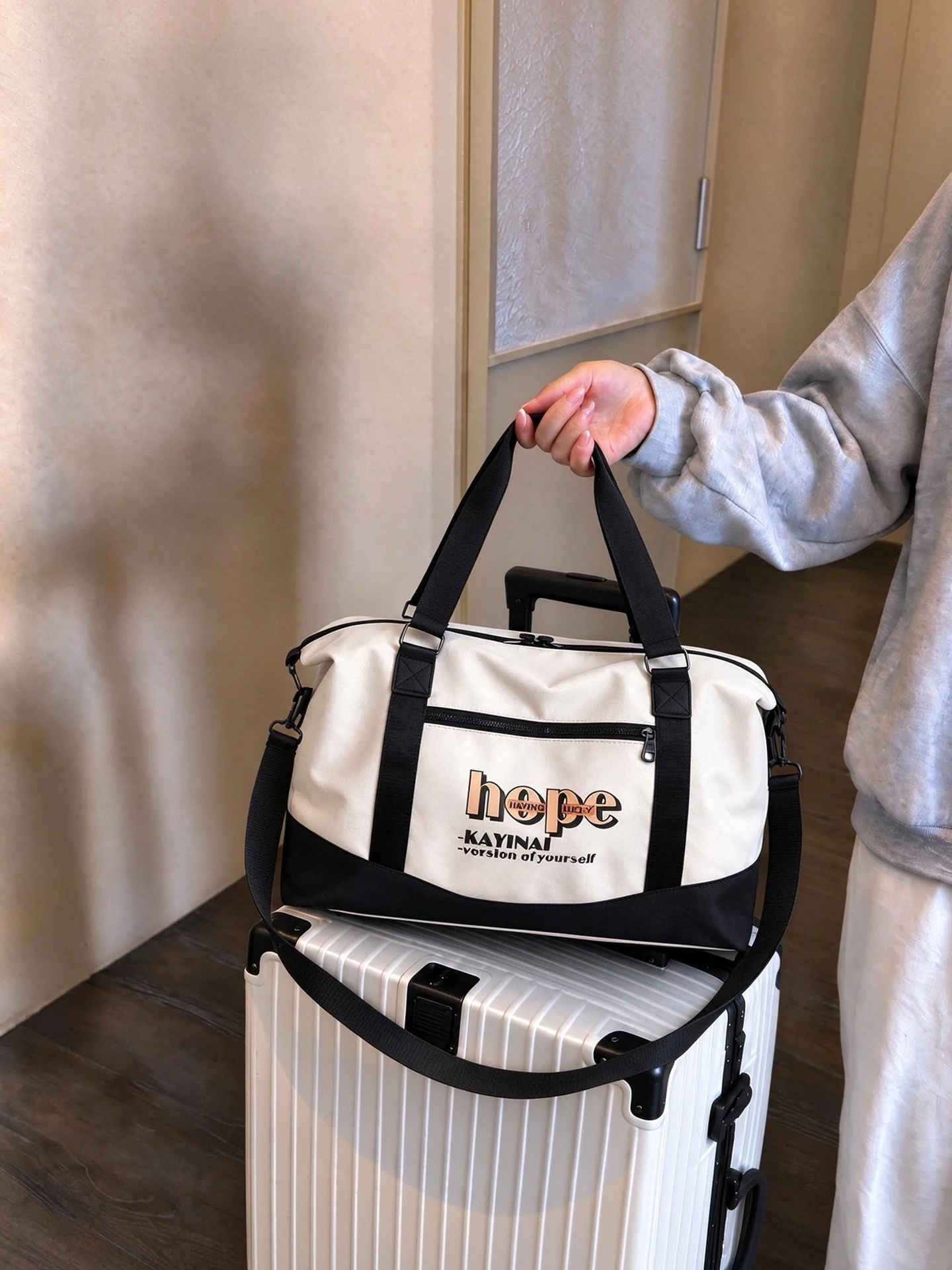 borsa-da-viaggio-da-donna-borsa-a-mano-da-appendere-alla-valigia-grande-capacita-ideale-per-brevi-viaggi-viaggi-di-lavoro-leggera-stile-sportivo-realizzata-in-tessuto-oxford