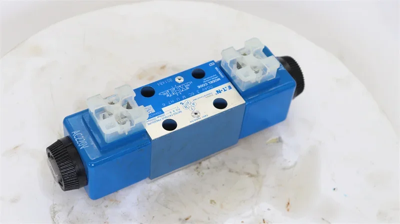 DG4V3 series Directional Control Valve in stock DG4V-3-2C-M-U-C6-60