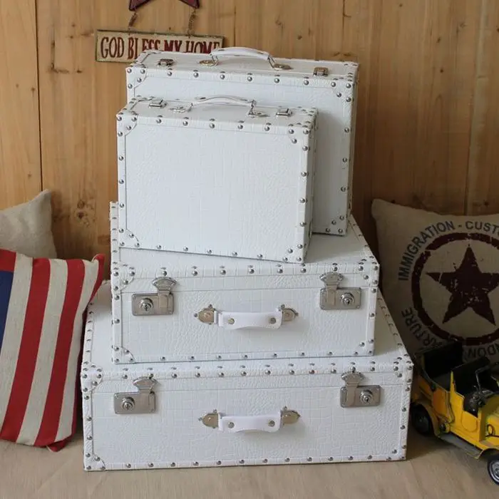 

Retro Loable White Handheld Lage ort Trip Suitcase Wooden Leather Box Display Prop Storage Organizer Household Use