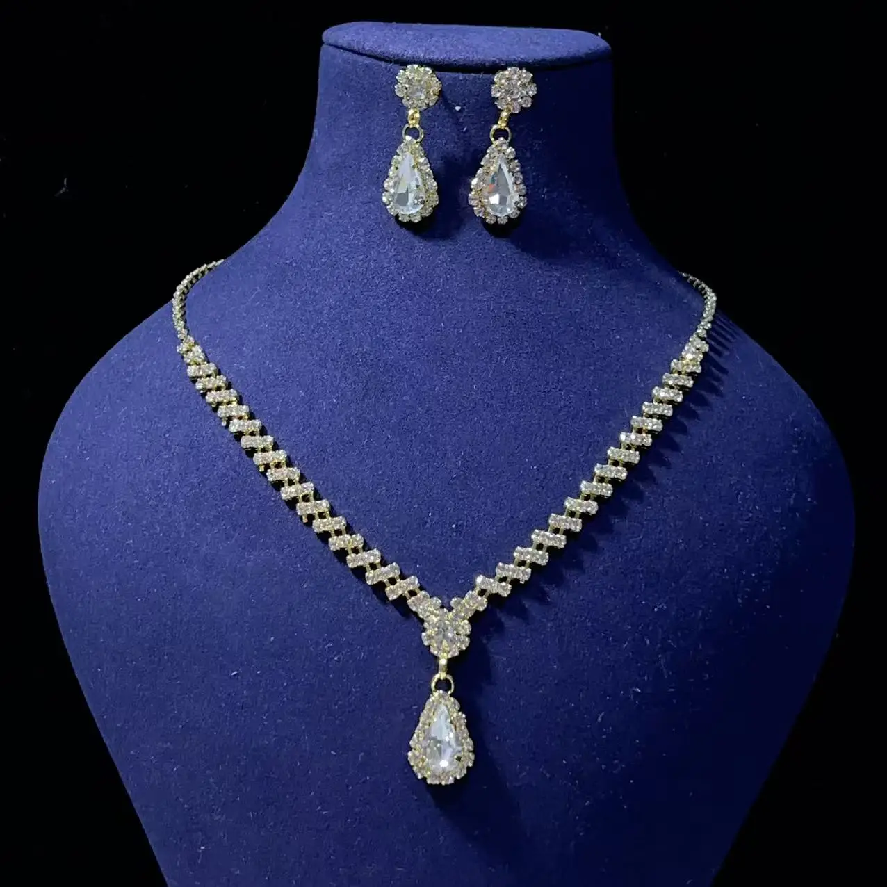 طقم مجوهرات الزفاف، قلادة، أقراط، إكسسوارات فساتين السهرة للسيدات الزفاف، طقم عصري مكون من قطعتين