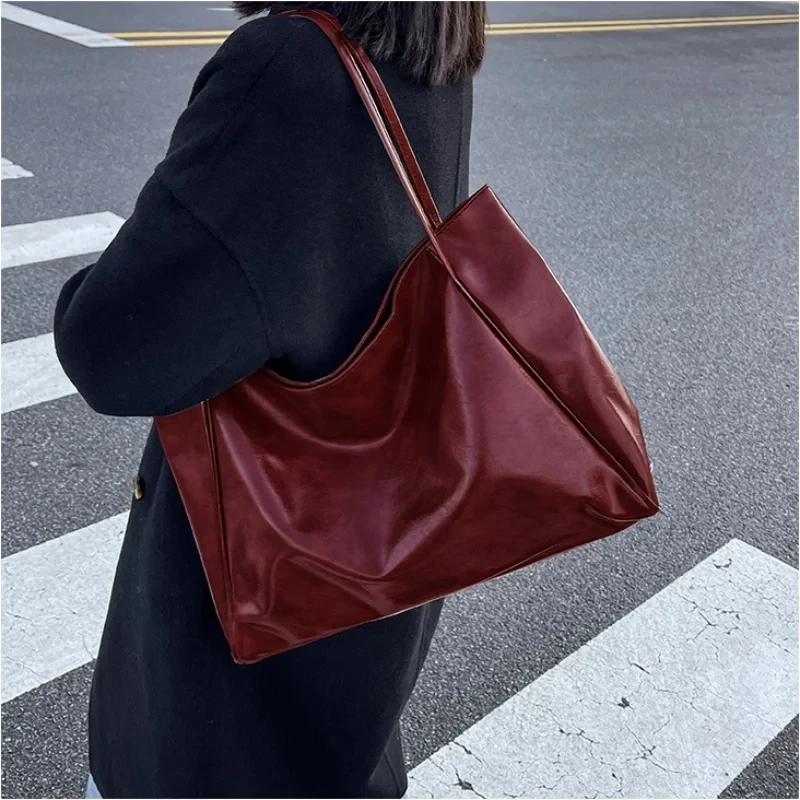 Tas Tote wanita merah Vintage, tas bahu kulit kapasitas besar mode kasual atletik, tas tangan sederhana Harajuku belanja