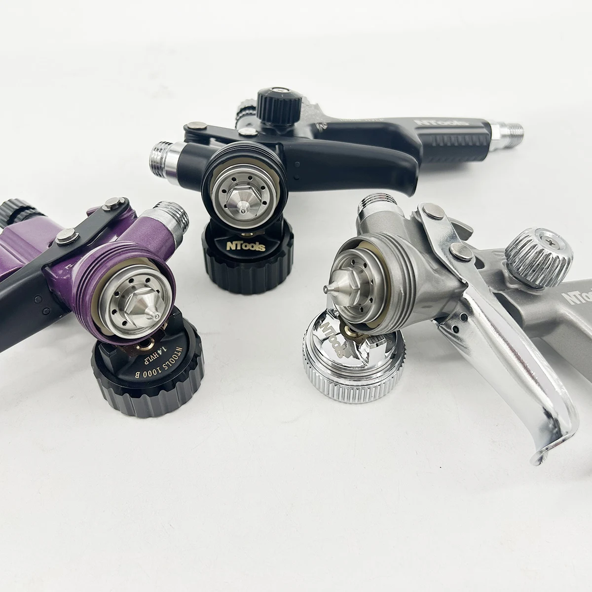 Air Spray Gun with 1.3 Or 1.4mm Nozzle 600cc Plastic Cup Paint Spray Gun for Car Body Repair Professional Spray Painting Tool