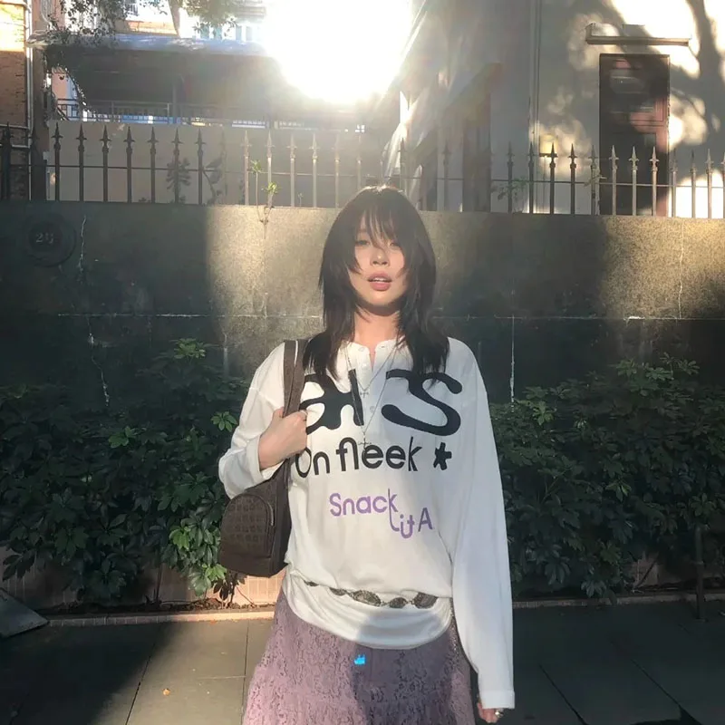 Harajuku تي شيرت مطبوع المرأة كم طويل فضفاض بلايز عادية Y2k خمر الجرونج القمم اليابانية 2000s الشارع الشهير بلايز