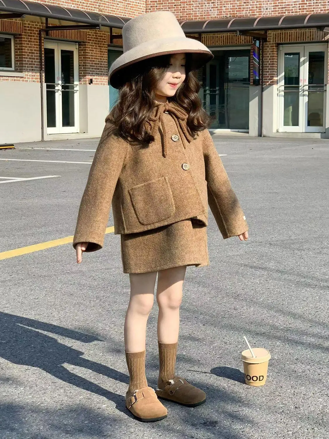 

Girls' winter thick woolen suit new children's brown big collar jacket half skirt two-piece set