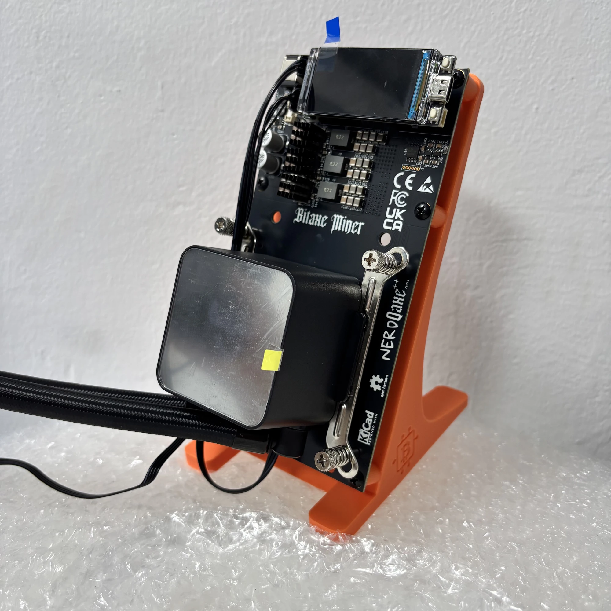 المنتج الأكثر مبيعًا NerdQaxe ++ Hydro 4.8Th/s 78W تبريد المياه يمنع ارتفاع درجة الحرارة BTC تعدين التعدين