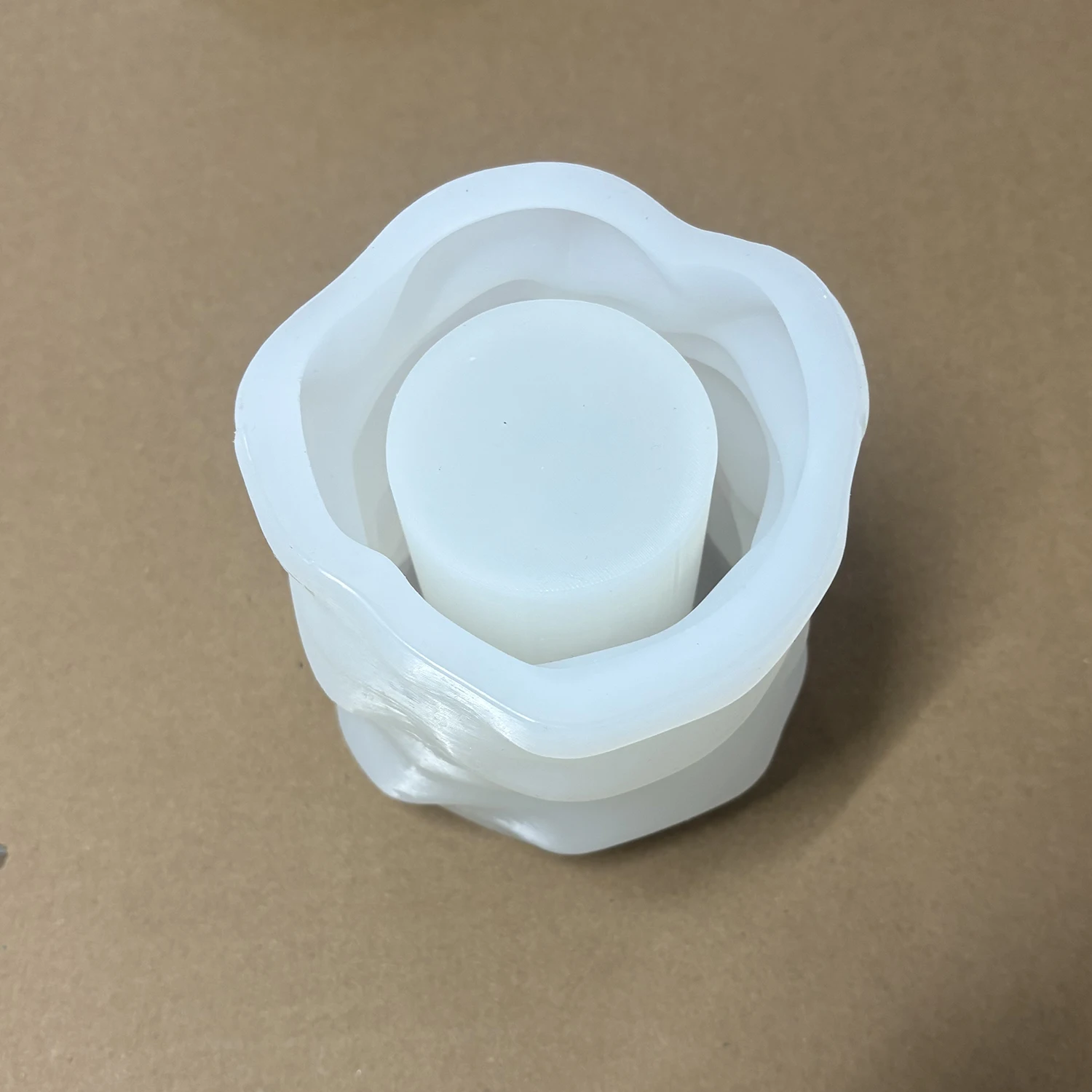 Silicone Mold For Twisted Wave Texture Pen Holder, Irregular Ripple Concrete Mold, DIY Jesmonite Gypsum Cement Storage Vase Mold