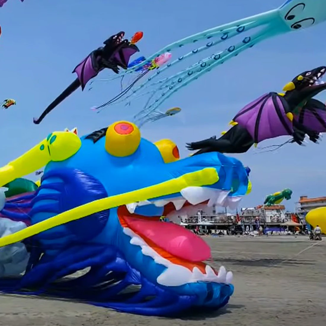 9KM Giant 13.5m Dragon Kite Line Laundry Kite Soft Inflatable 30D Ripstop Nylon with Bag for Kite Festival (Accept wholesale)