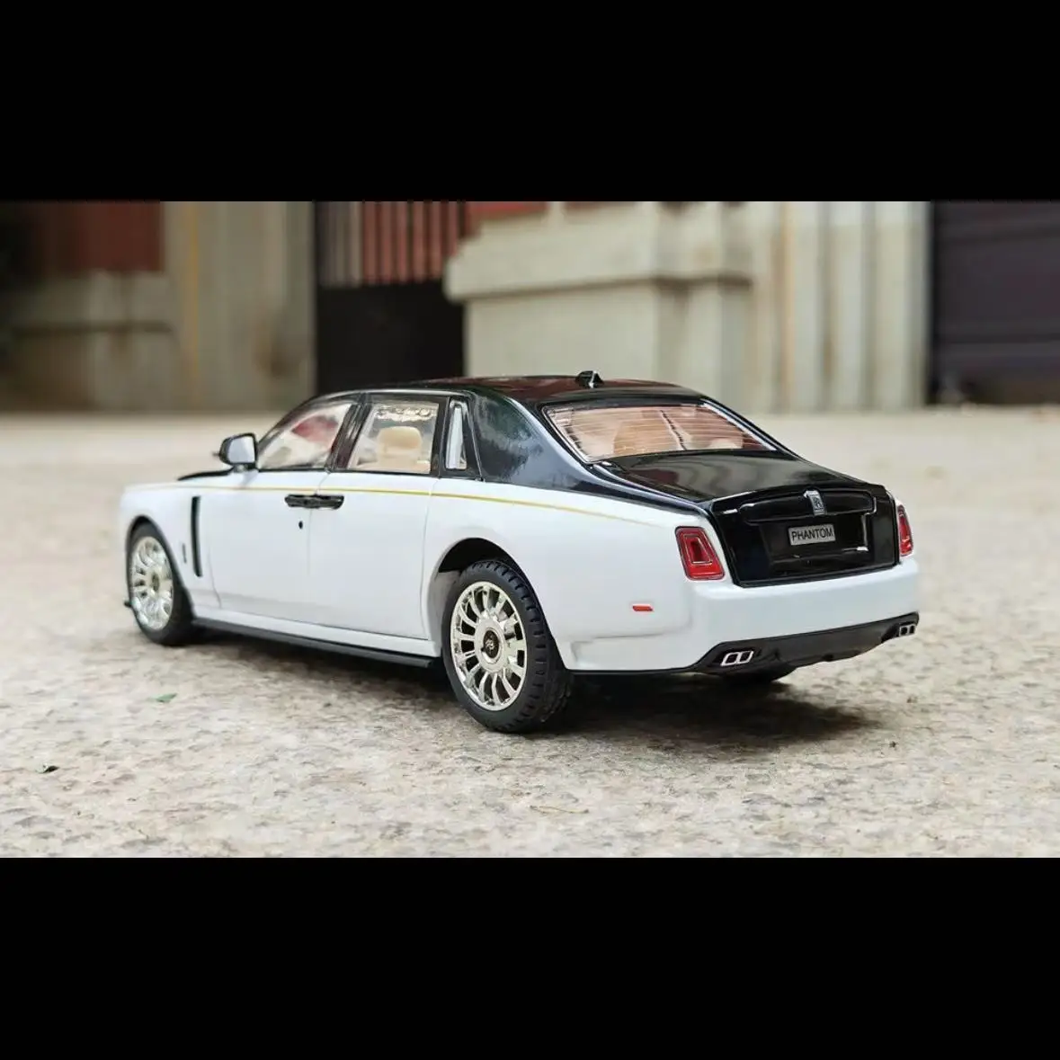 1:24 rolls-royce phantom liga modelos carro brinquedo diecasts veículos de metal simulação som luz puxar para trás função brinquedos carro a428