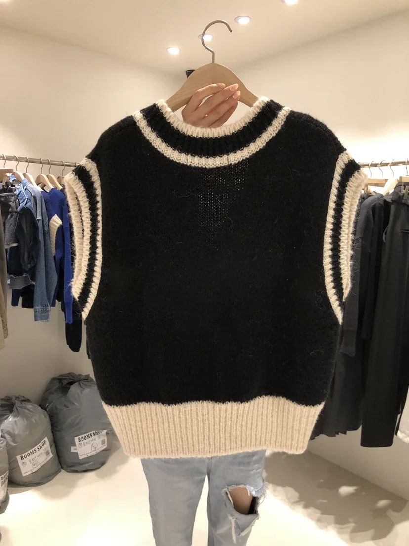 Gilet lavorato a maglia pullover senza maniche con lettera retrò coreana da donna 2025 Gilet maglione con scollo a V allentato autunno outwear