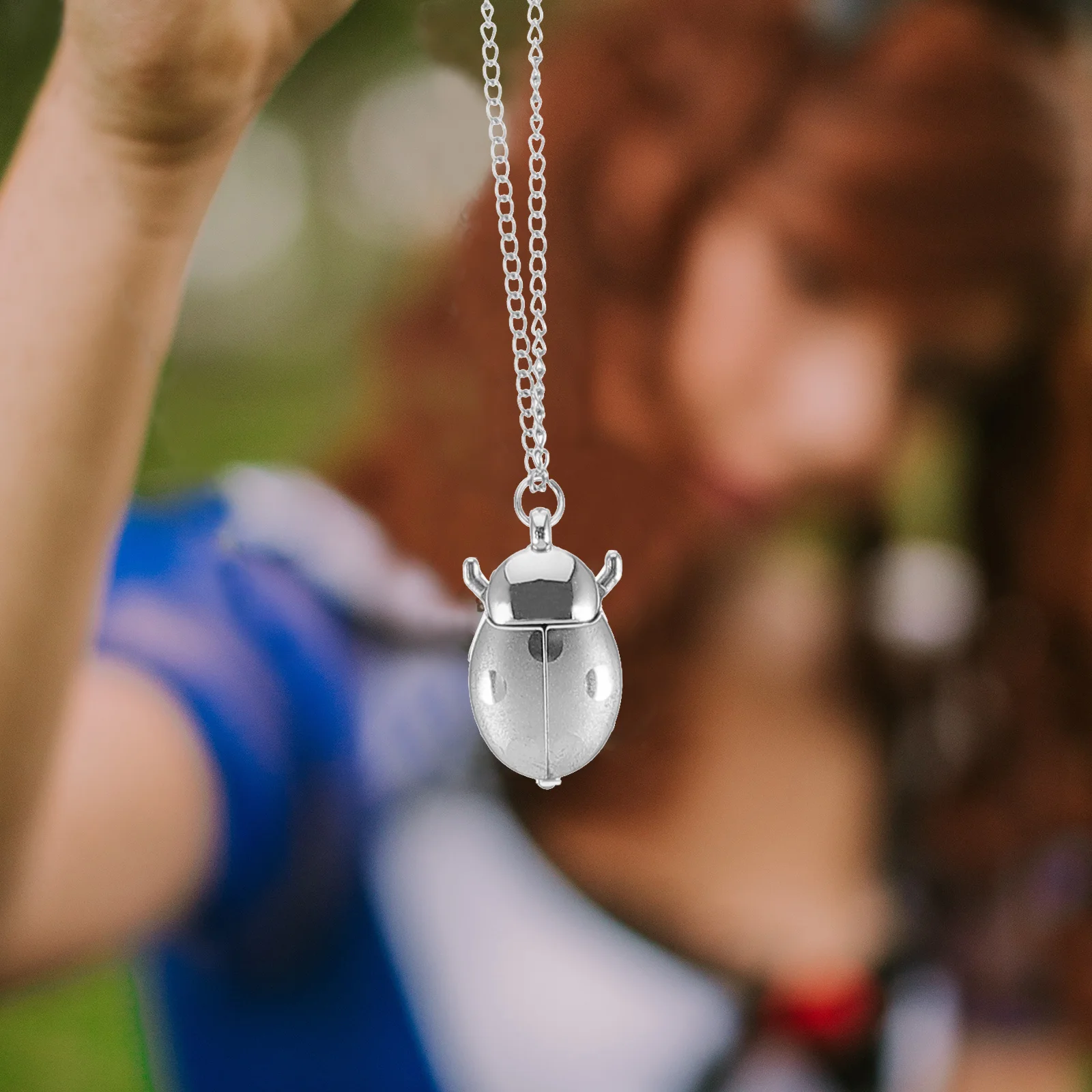 

Retro Pocket Watch Vintage for Women Travel Silver Necklace Zinc Alloy Quartz Creative Appearance Watches