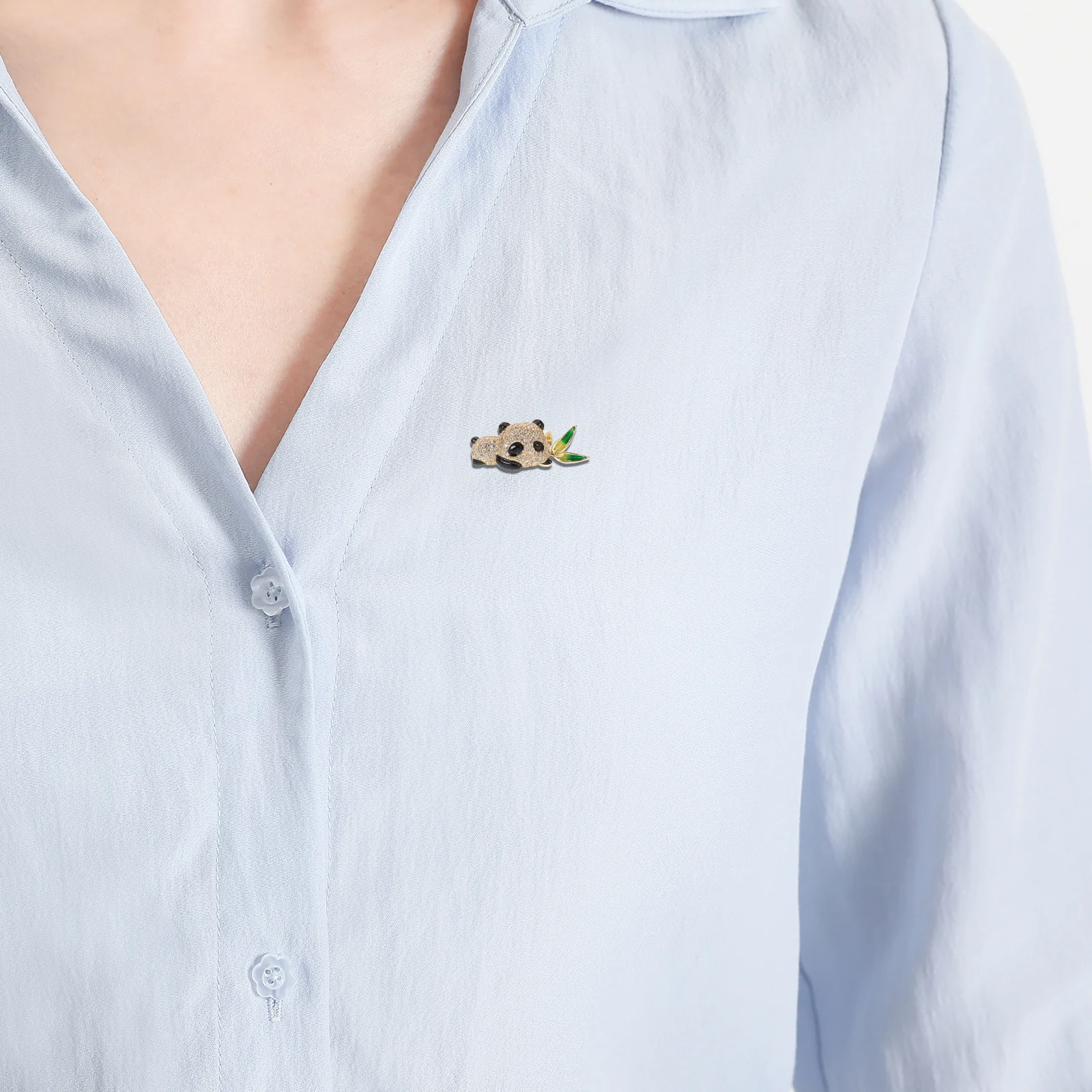 

Cartoon Panda Brooch Pin Glitter Rhinestone Animal Shaped Lapel Pin for Dress Sweater Hat Backpack Shirt Decoration Shiny Badge