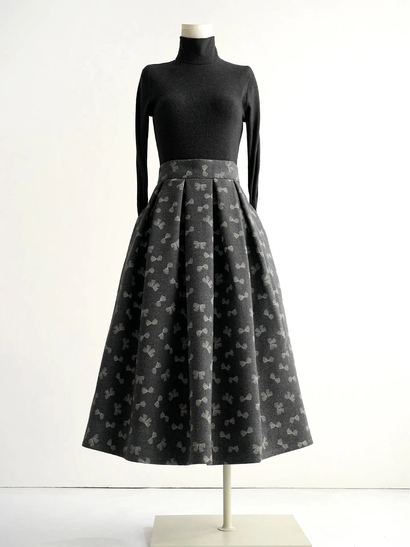 2026 New Autumn Winter Dark Gray Vintage Woolen Skirt All-match High Waist Bow Printed Mid-length Elegant Women Umbrella Skirts