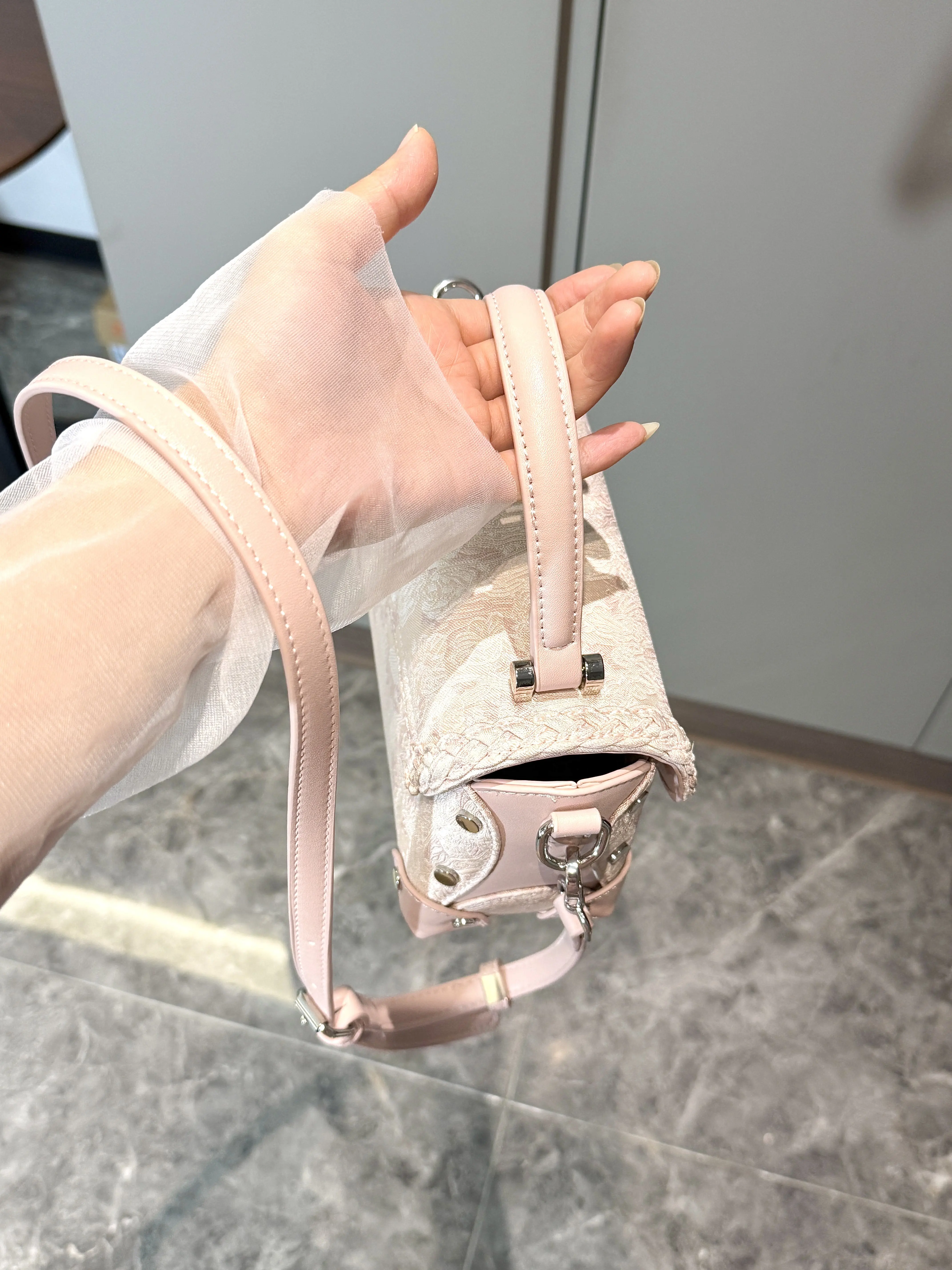 amiciyah-sweet-lady-style-sakura-pink-embroidered-box-handbag-summer-2026-new-crossbody-handbag-women's-leather-bag