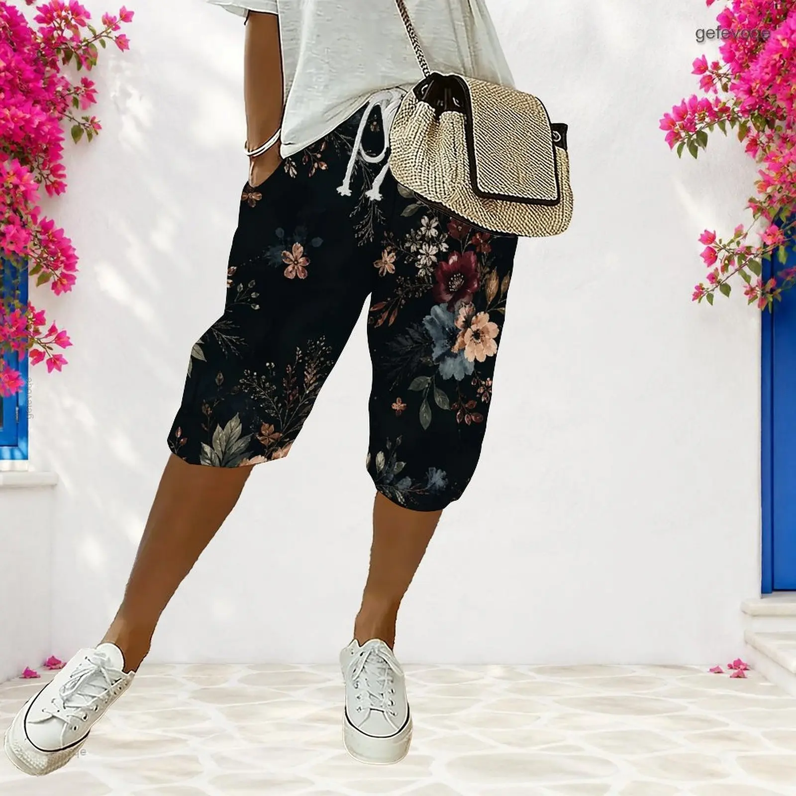 Women Black Floral Printed Drawstring Waist Knee Length Shorts with Side Pockets