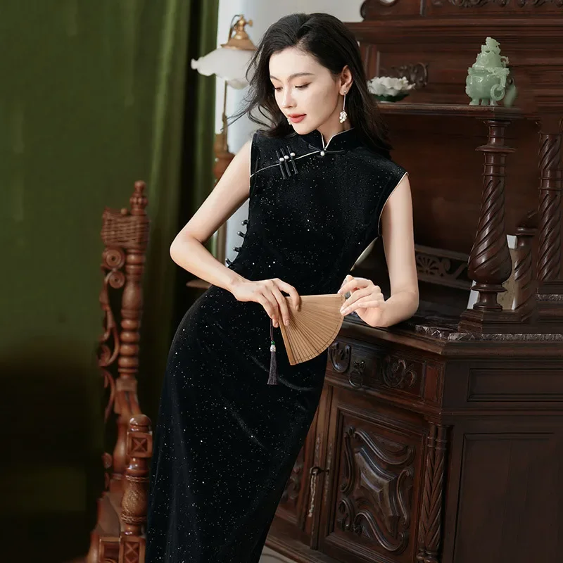 

Черное позолоченное бархатное платье без рукавов, новое длинное платье Cheongsam в китайском стиле, новинка 2025, женское элитное вечернее платье в стиле ретро Qipao