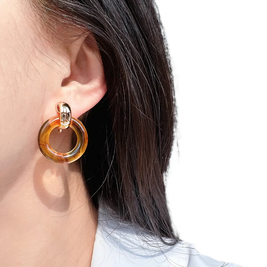 

Ювелирные изделия для внешней торговли, новые коричневые круглые серьги с уксусной кислотой, прозрачные белые зажимы для ушей, браслет из змеиной кости с пирсингом в горошек