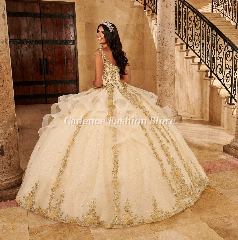 Maßgeschneidertes elegantes Prinzessin trägerloses Korsett-Abschlussballkleid Quinceanera-Kleid 15/16 Geburtstagsfeier Goldperlenapplikation