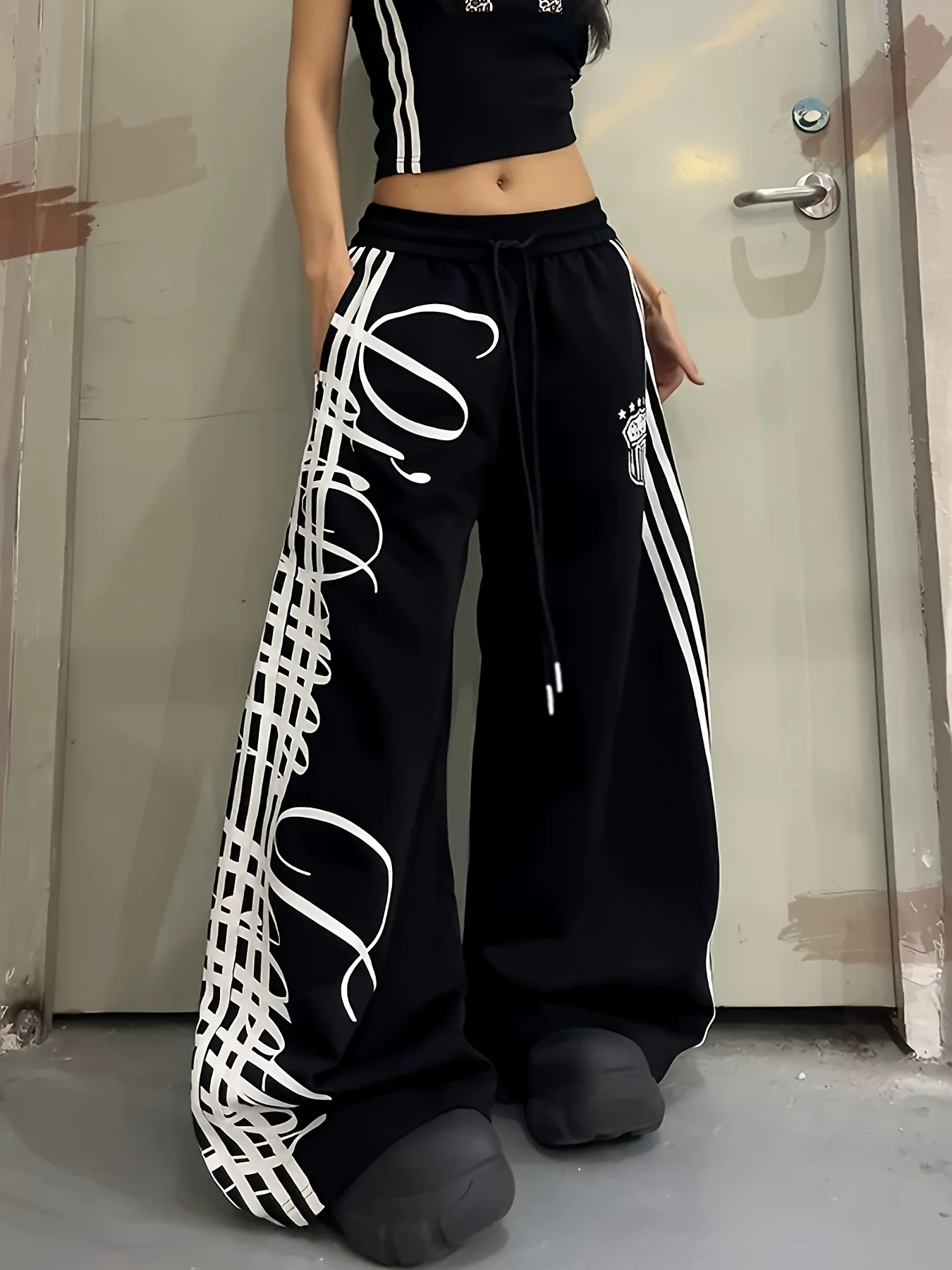 Women Side Striped Wide Leg Sweatpants Letter Print Shield Badge Elastic Drawstring Hip Hop Trousers