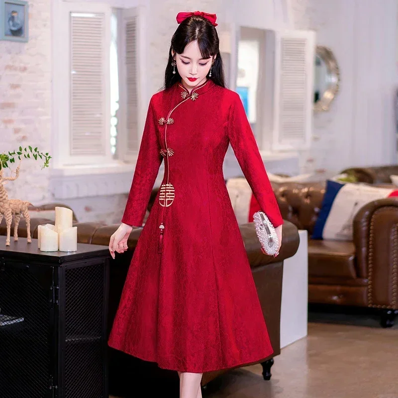 

Retro Chinese Traditional Red Wedding Qipao Dress Modern Improved Long Sleeve Embroidered Cheongsam Plus Size Women Clothing CNY