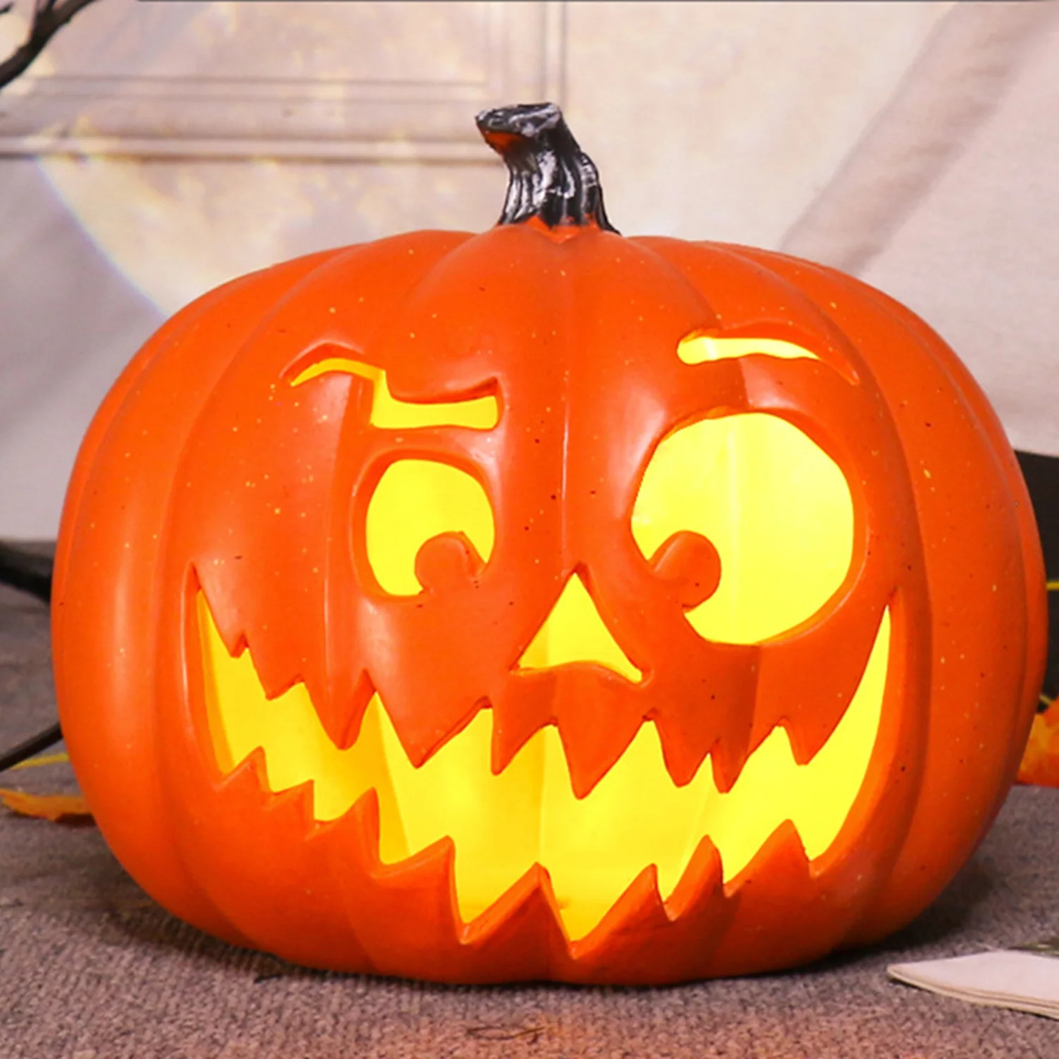 Halloween scary pumpkin decorative lights, suitable for front yard, backyard, garden, indoor and other space decorations.