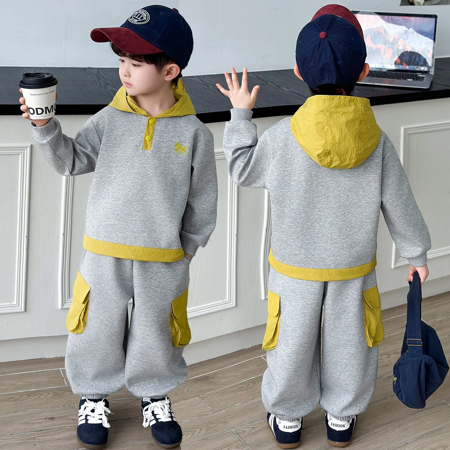 

Cool Patterned Hoodie Sweatshirt Set for Boys Spring Autumn Casual Sports Two-Piece Set with Pockets Long Sleeve Long Pants