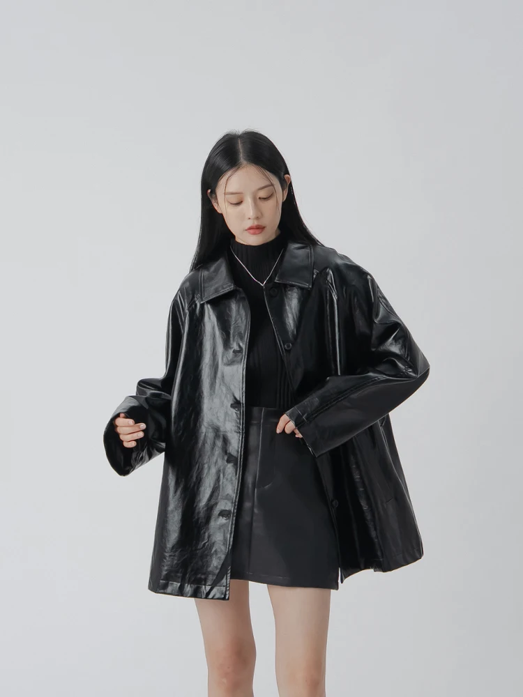 Cappotto in Pelle Lucida Queenop Autunno Inverno, Texture Retrò, Capospalla Lungo Casual in Fibra di Poliestere ad Alta Lucentezza