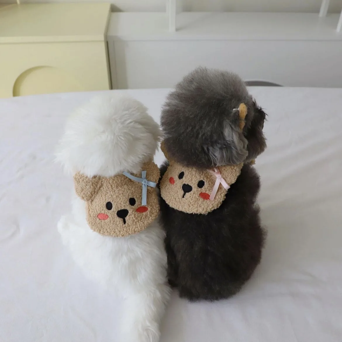 INS Cute Cartoon Bear Keeps Warm in Autumn and Winter Plush Dog Scarf for Cats Saliva Scarf Cats Bib for Teddy Dog Accessories