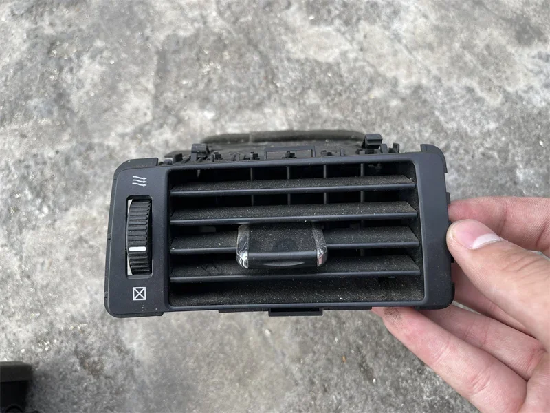 Suitable for 05~ 09 years Toyota 12th generation crown air conditioner trend car parts