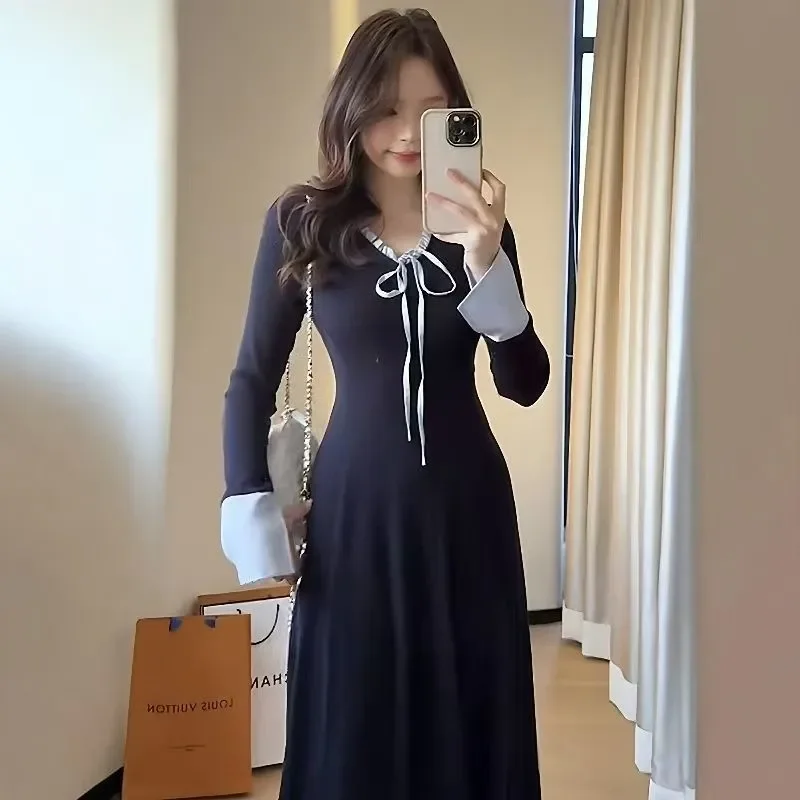 فستان محبوك صغير عالي الجودة بأكمام طويلة للنساء في الخريف والشتاء، تنورة طويلة داخلية بخصر جديد