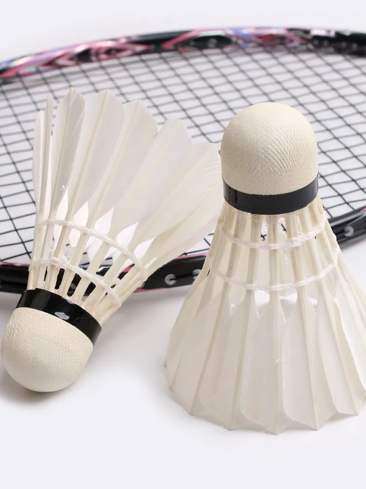 volants-de-badminton-en-plumes-de-canard-pour-entrainement-universels-interieur-exterieur-durables-lot-de-12-pieces-vol-stable-bois-de-haute-qualite