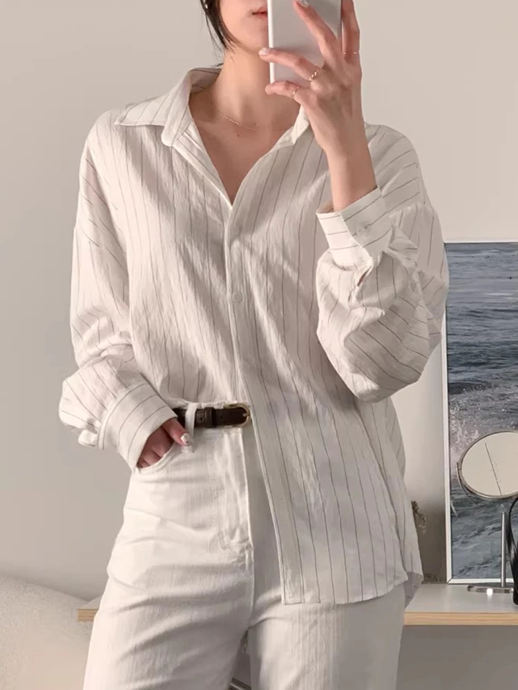 Chic All'inizio dell'autunno Vestibilità ampia a righe lunghe Sve irt Colletto rovesciato da donna con bottone singolo Top versatile