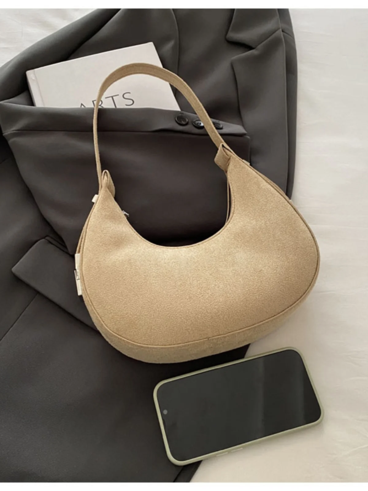 حقيبة يد نسائية تحت الإبط من Moon Tooth حقيبة يد نسائية للربيع والصيف عالية الجودة حقيبة كتف مفردة تصميم صغير حقيبة خبز القمر الفرنسية