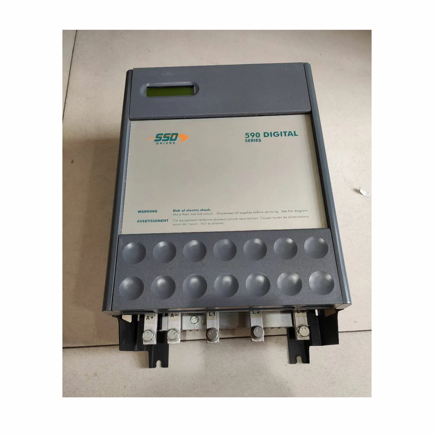 

EUROTHERM 590C 03505301000000 Контроллер скорости постоянного тока 590C/0350/5/3/0/1/0/00/000