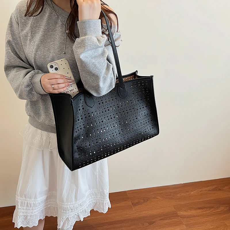 

Black Shoulder Bag For Women 2025 New Bohemian Hollow Out Handbag Quality Pu Leather Bag Large Capacity Travel Shopping Tote