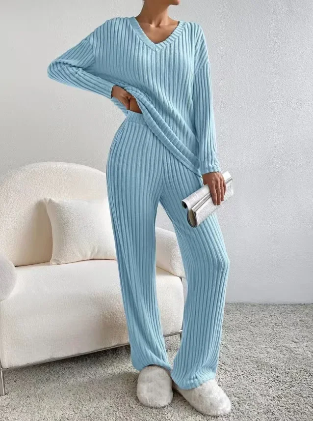 

New Autumn and Winter Two-piece Suits, Fashionable and Casual Straight Pants, Temperament Loose V-neck Ribbed Knitted Suit