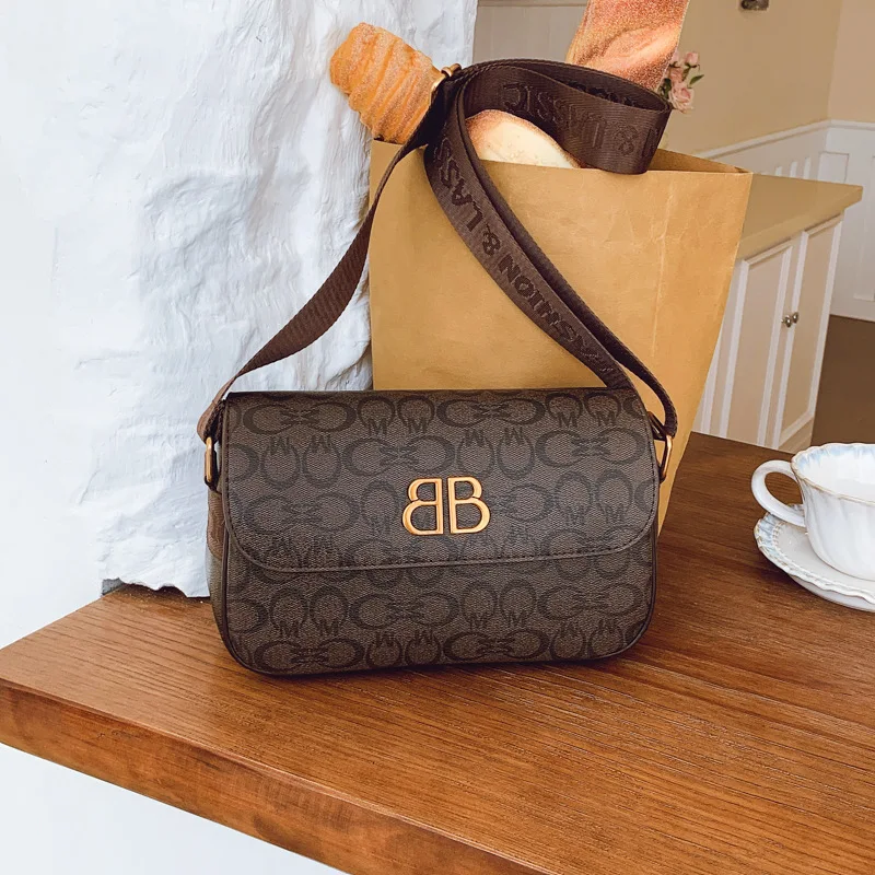 

New Fashionable Retro Small Square Bag Large Capacity Simple Women's Bag, Versatile Broadband Oblique Span Bag